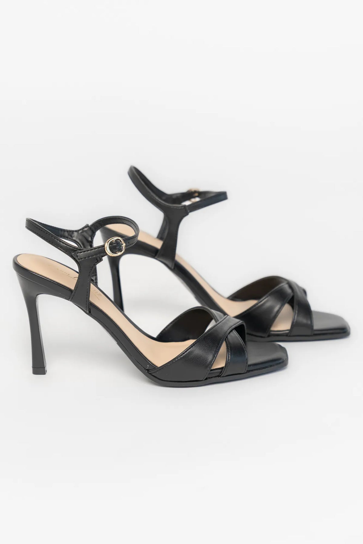 Catiana Crisscross Band Stiletto Heel | Black