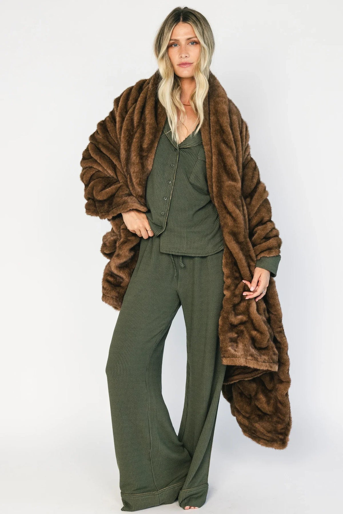 Sunday Throw Blanket | Brown